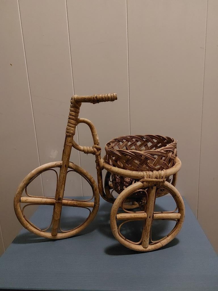 Vintage rotan bamboe fietsje plantenstandaard jaren 70, Verzamelen, Retro, Ophalen of Verzenden, Huis en Inrichting