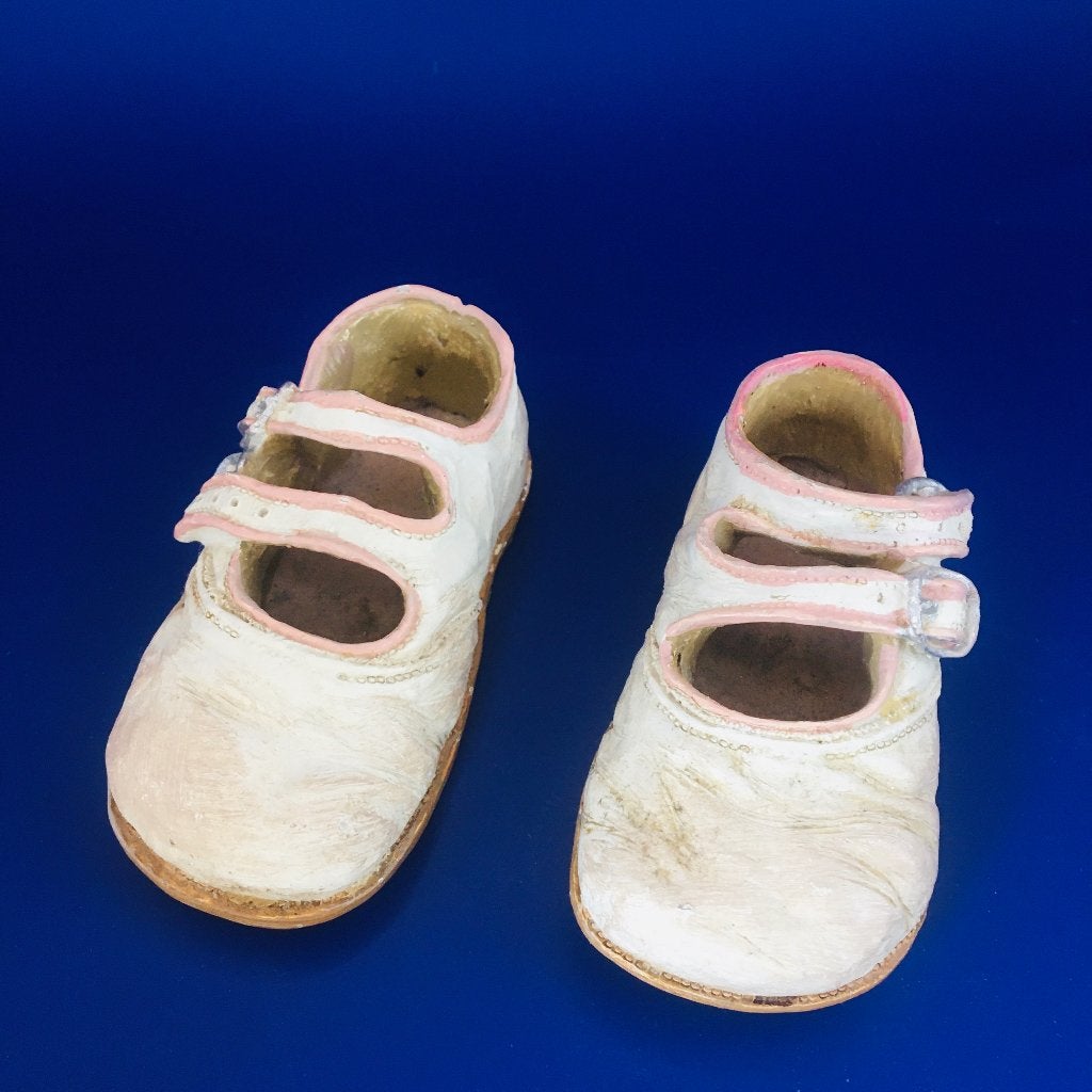 Baby schoenen gemaakt van resin composite, Verzamelen, Beelden en Beeldjes, Ophalen of Verzenden, Nieuw, Overige typen