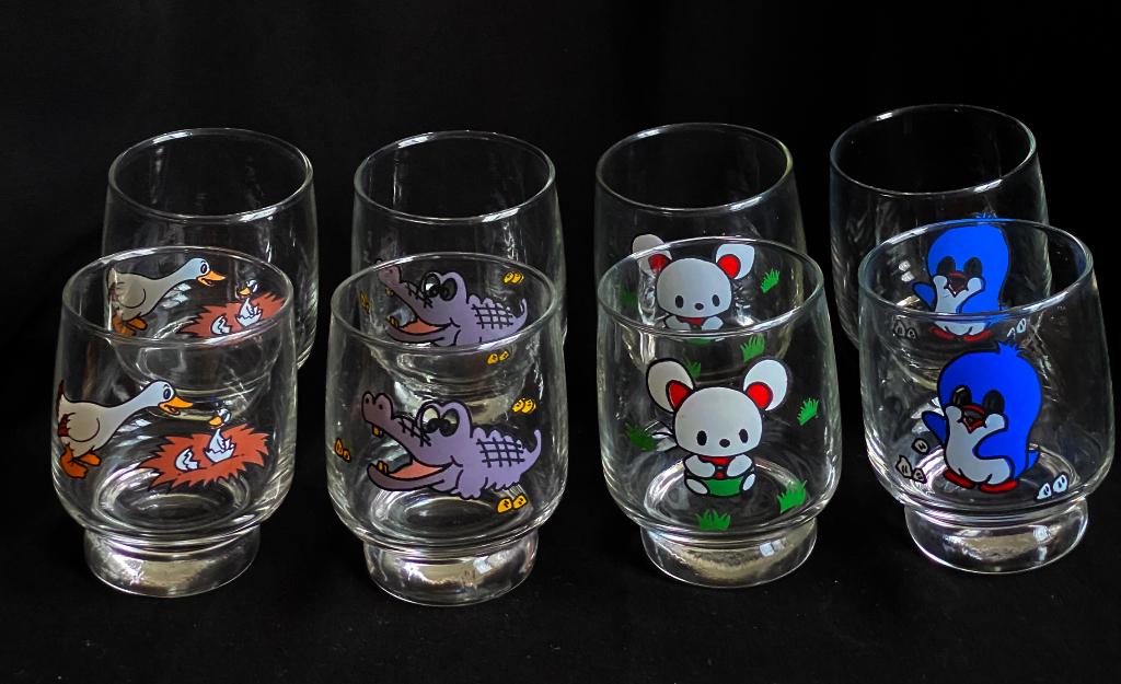 8 leuke vintage kinderglazen, Ø6,5xØ5x8 cm, los te koop, Glas of Glazen, Ophalen of Verzenden, Overige stijlen, Glas