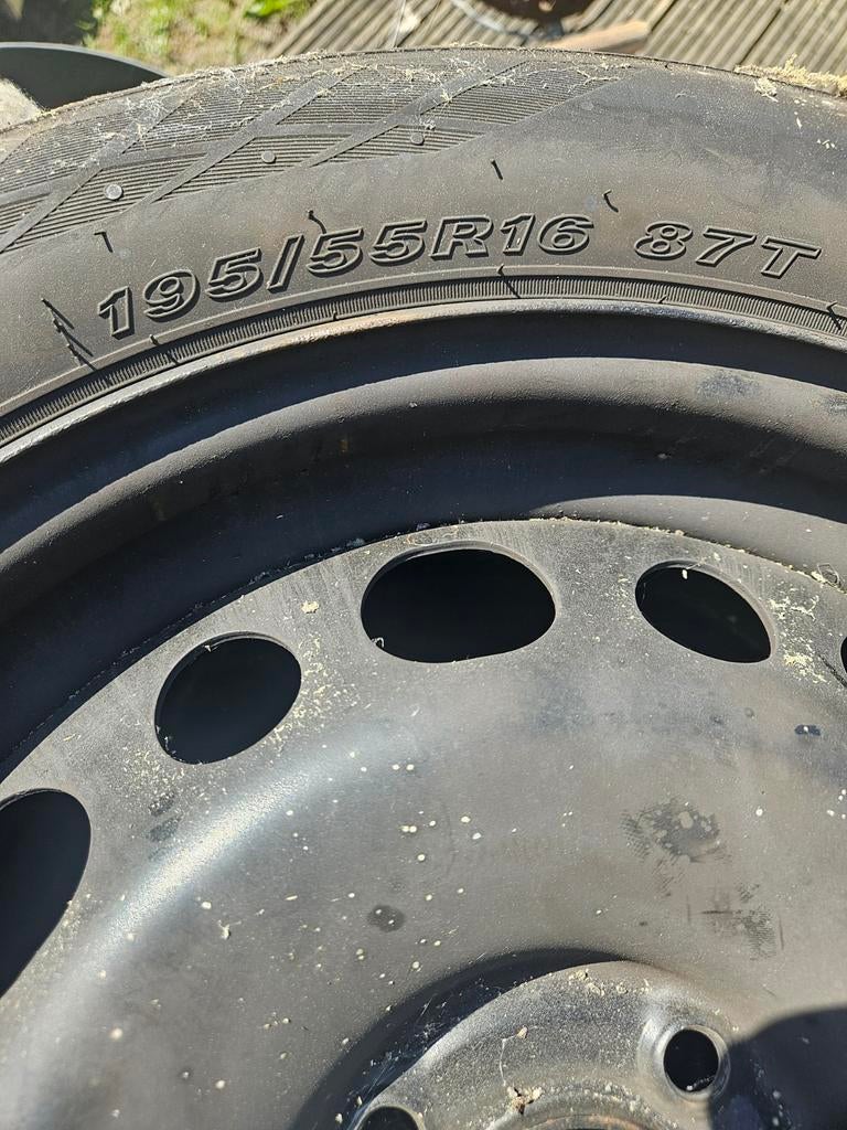 4x Winguard winterbanden 195/55R16 87T, Auto-onderdelen, Banden en Velgen, Ophalen, Gebruikt, 16 inch, Winterbanden