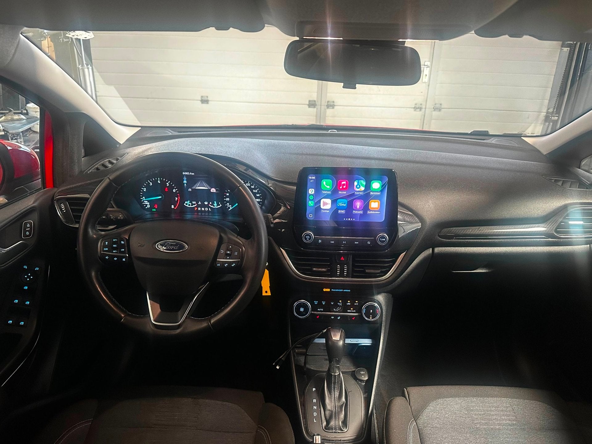 Ford Fiesta 1.0 EcoBoost Hybrid Active X CARPLAY AUTOMAAT, Gebruikt, Origineel Nederlands, Bedrijf, Automatische klimaatregeling