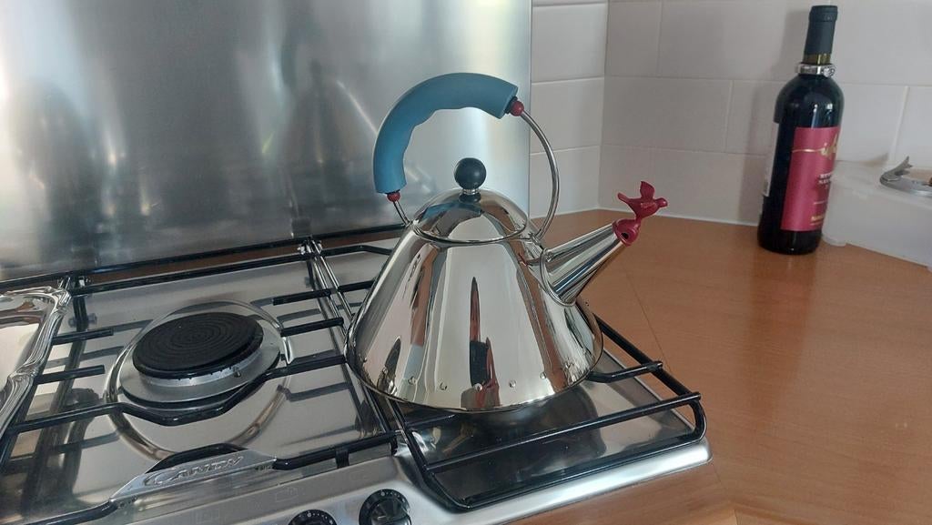 Alessi fluitketel - design Michael Graves 1985, Huis en Inrichting, Gebruikt, Zilver, Ophalen, Theepot/fluitketel