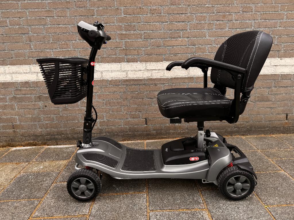 Opvouwbare scootmobiel en lichtgewicht rolstoel (+acc.), Ophalen, Inklapbaar, Zo goed als nieuw, Elektrische rolstoel