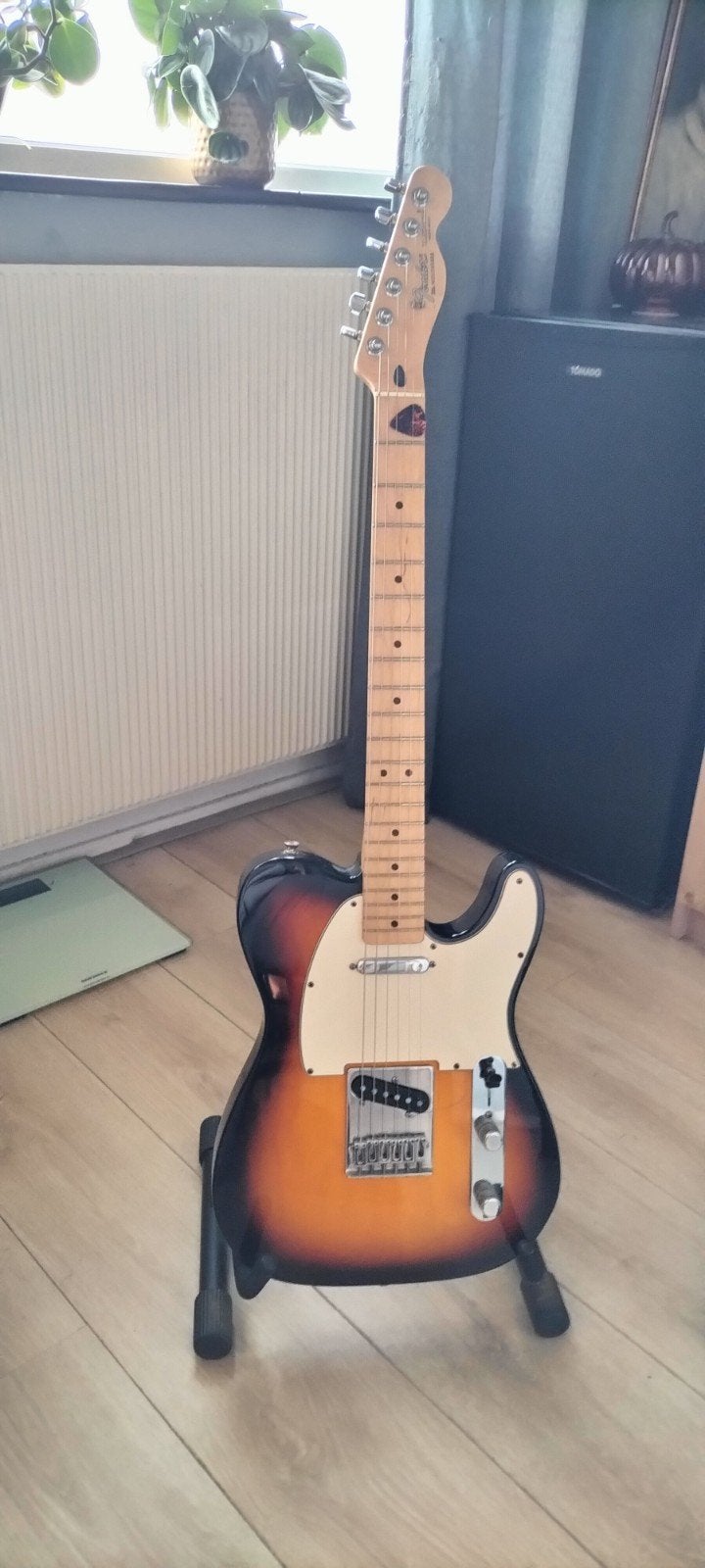 Verkoop Fender Telecaster sunburst kleur en Fender versterke, Ophalen of Verzenden