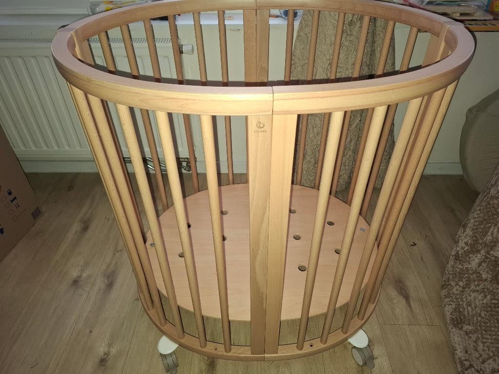 Stokke Sleepi Mini en matras. Vraagprijs is voor de 2 stuks, Kinderen en Baby's, Babywiegjes en Ledikanten, Ophalen, Zo goed als nieuw