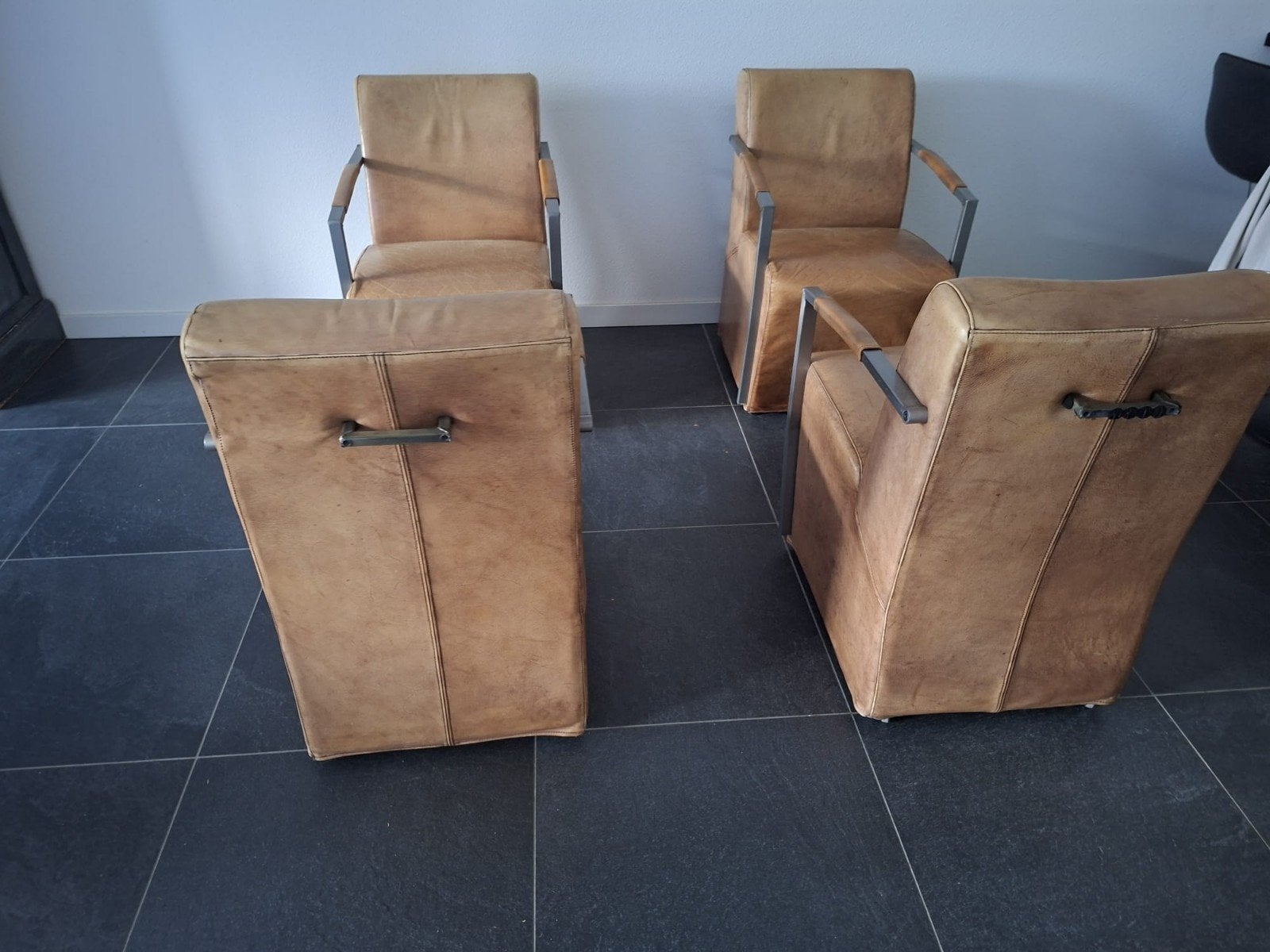 buffel lederen eetkamerstoelen met wieltjes, Ophalen, Gebruikt, 4 tot 6 stoelen