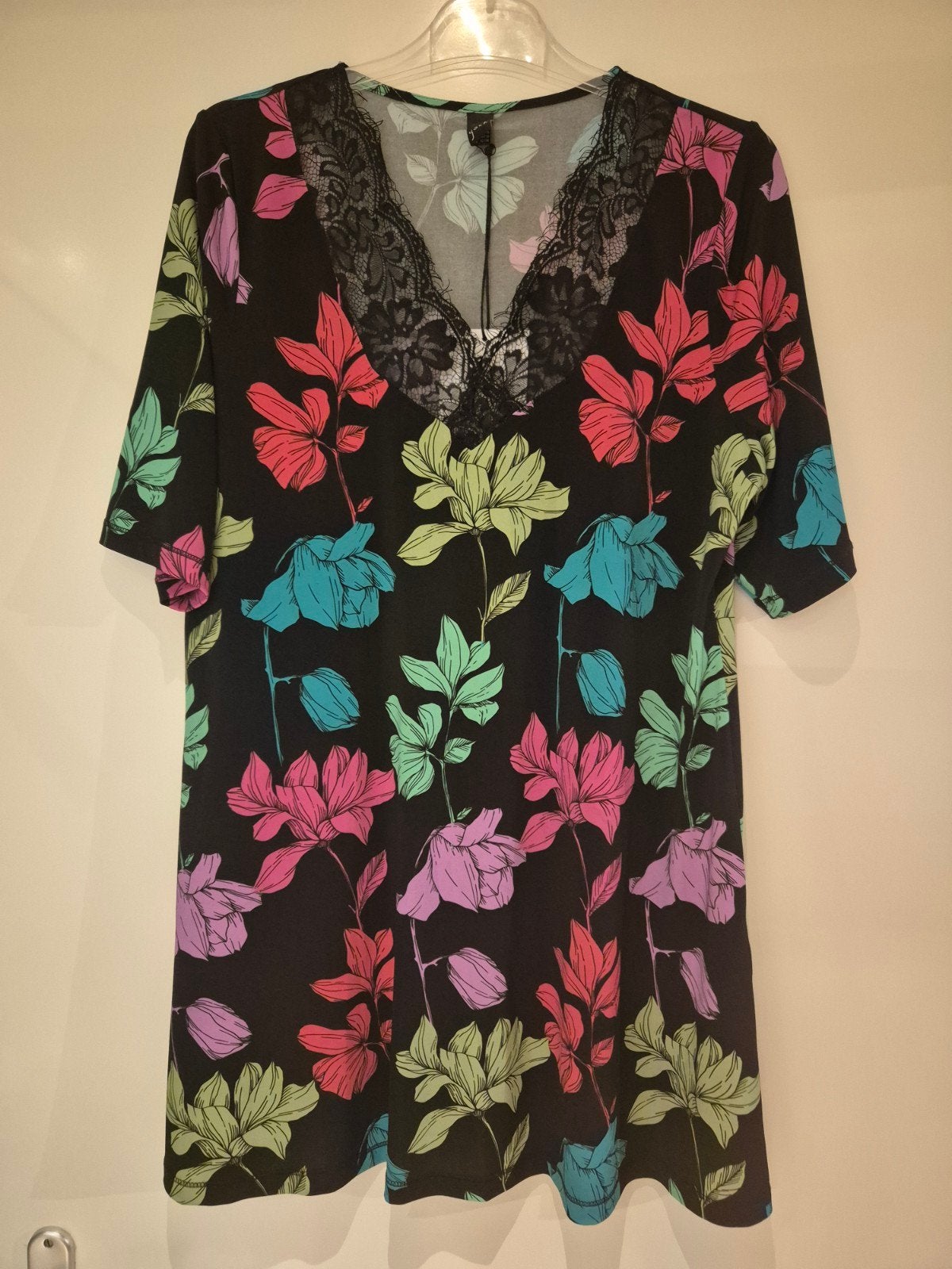 Nieuw yoek tuniek maat M is maat 42/44, Kleding | Dames, Grote Maten, Yoek, Nieuw, Ophalen of Verzenden, Blouse of Tuniek