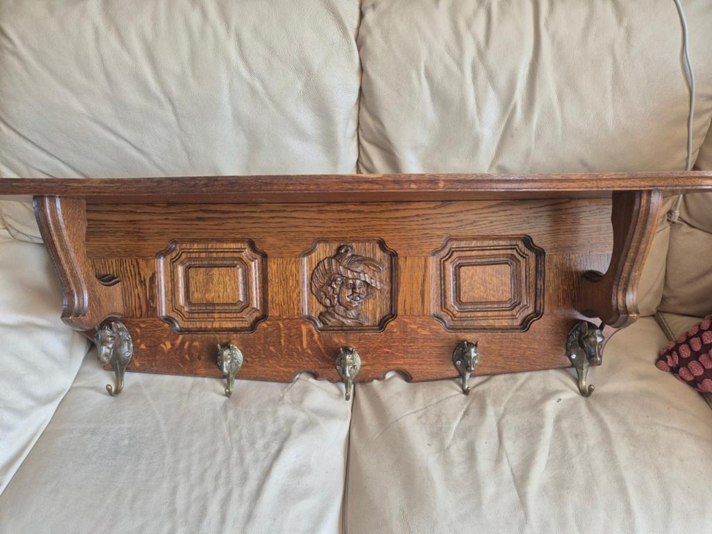 Antieke houten wandkapstok met paardenkoppen, Huis en Inrichting, Woonaccessoires | Kapstokken, Gebruikt, Minder dan 100 cm, Hout