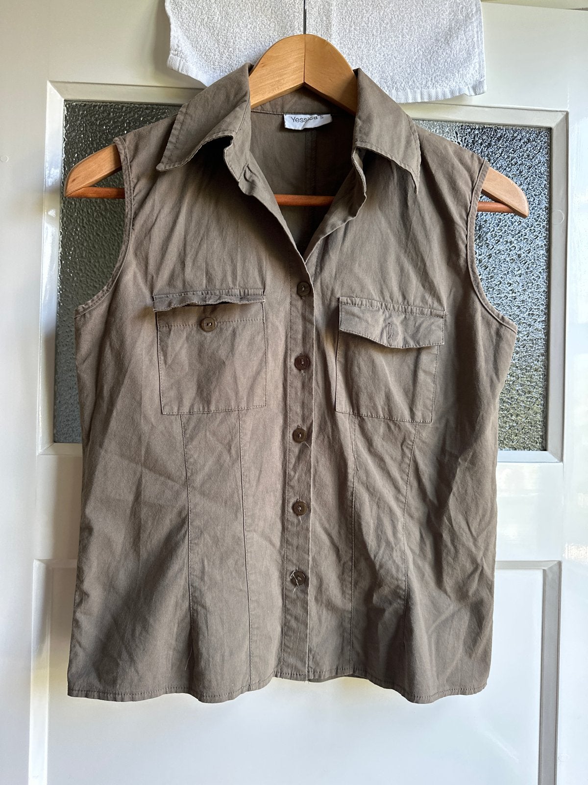 Yessica mouwloze blouse maat 38 leger groen, Maat 38/40 (M), Ophalen of Verzenden, Zo goed als nieuw, Zonder mouw
