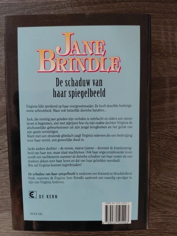 Jane Brindle - De schaduw van haar spiegelbeeld, Ophalen of Verzenden, Gelezen, Jane Brindle, Nederland