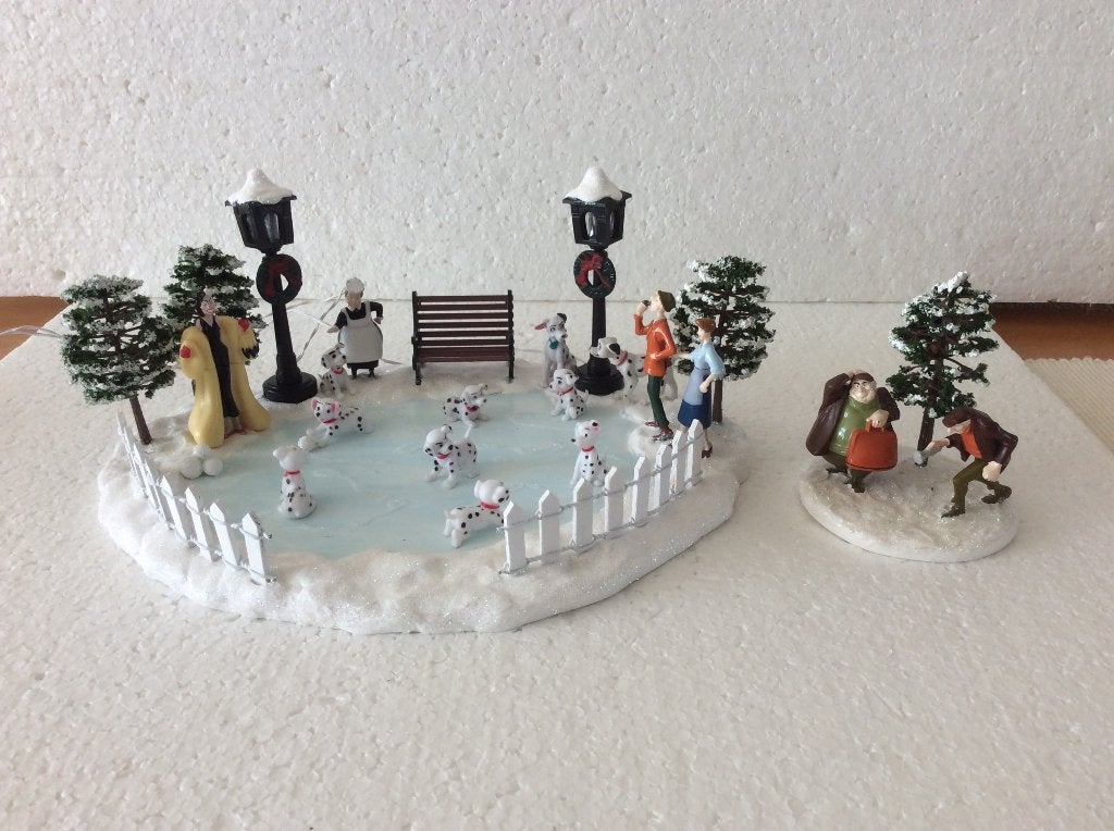Disney 101 Dalmatiers - vijver - kerstdorp, Verzamelen, Disney, Ophalen of Verzenden, Overige figuren, Zo goed als nieuw, Beeldje of Figuurtje