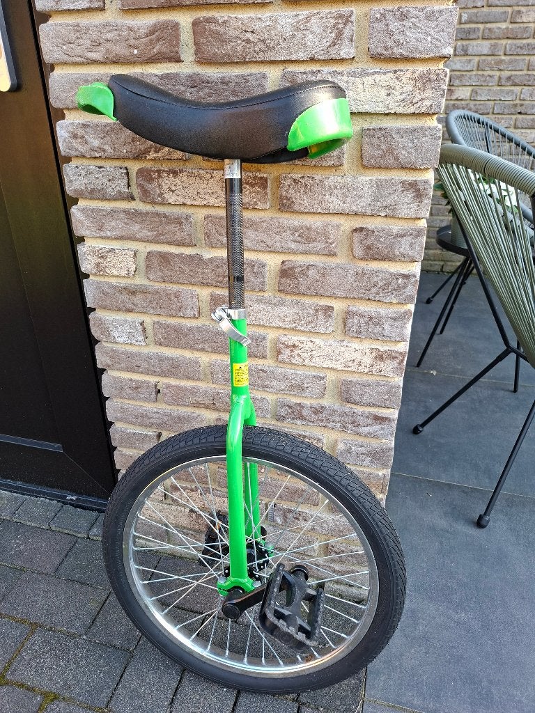 Eénwieler fiets, Ophalen, Zo goed als nieuw