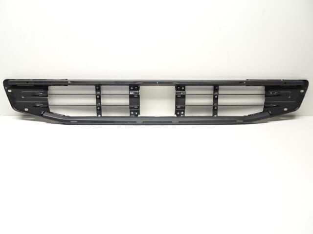 VO FH4 BINNENSTE DEEL GRILLE OPSTAP ONDER STEEL 82298483, Auto-onderdelen, Vrachtwagen-onderdelen, Carrosserie en Plaatwerk, -