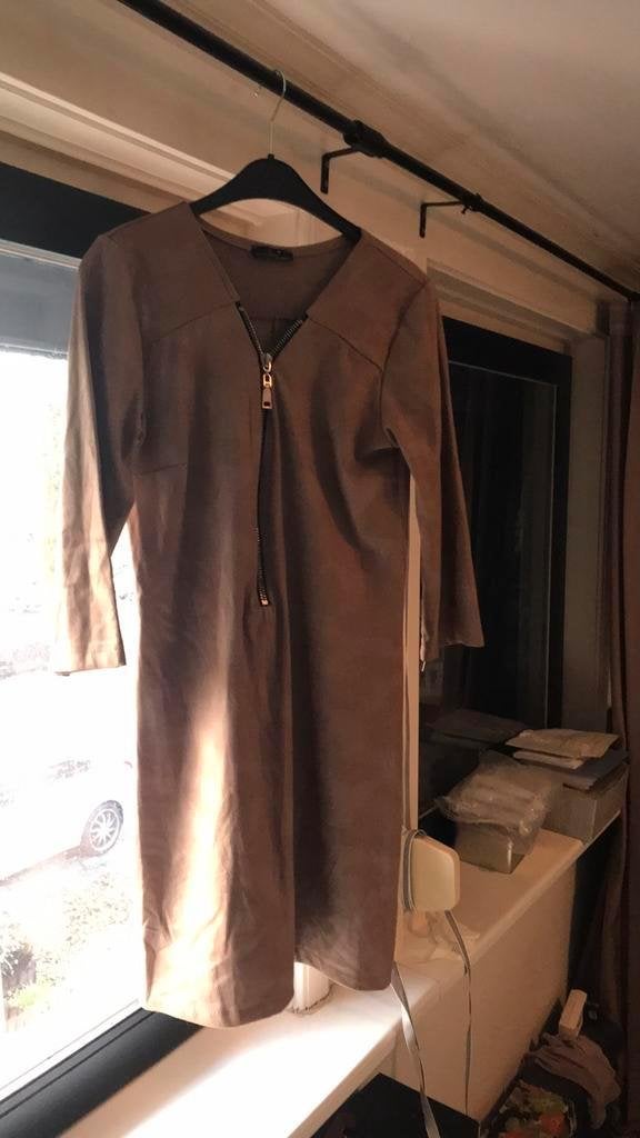 Jurk nieuw met Swarovski elements, Bruin, Maat 42/44 (L), Nieuw, Ophalen of Verzenden