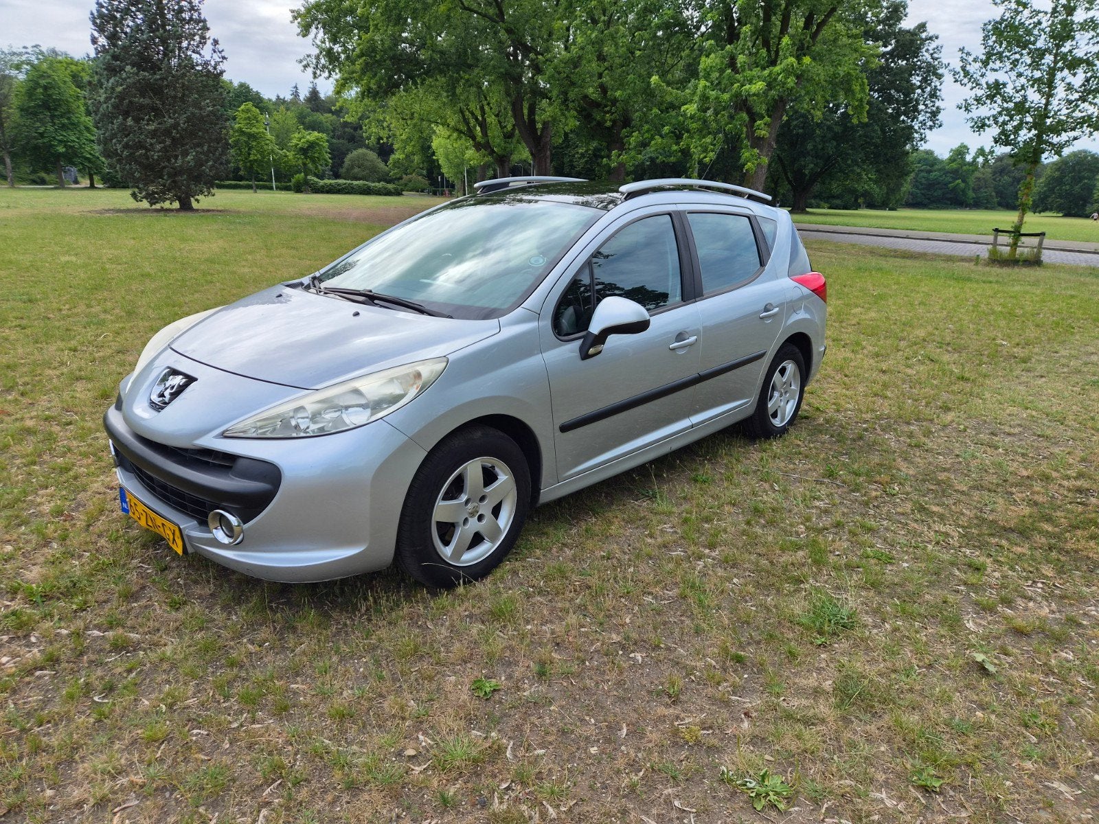Peugeot 207 SW nieuwe APK, Stof, Zwart, Metallic lak, Origineel Nederlands