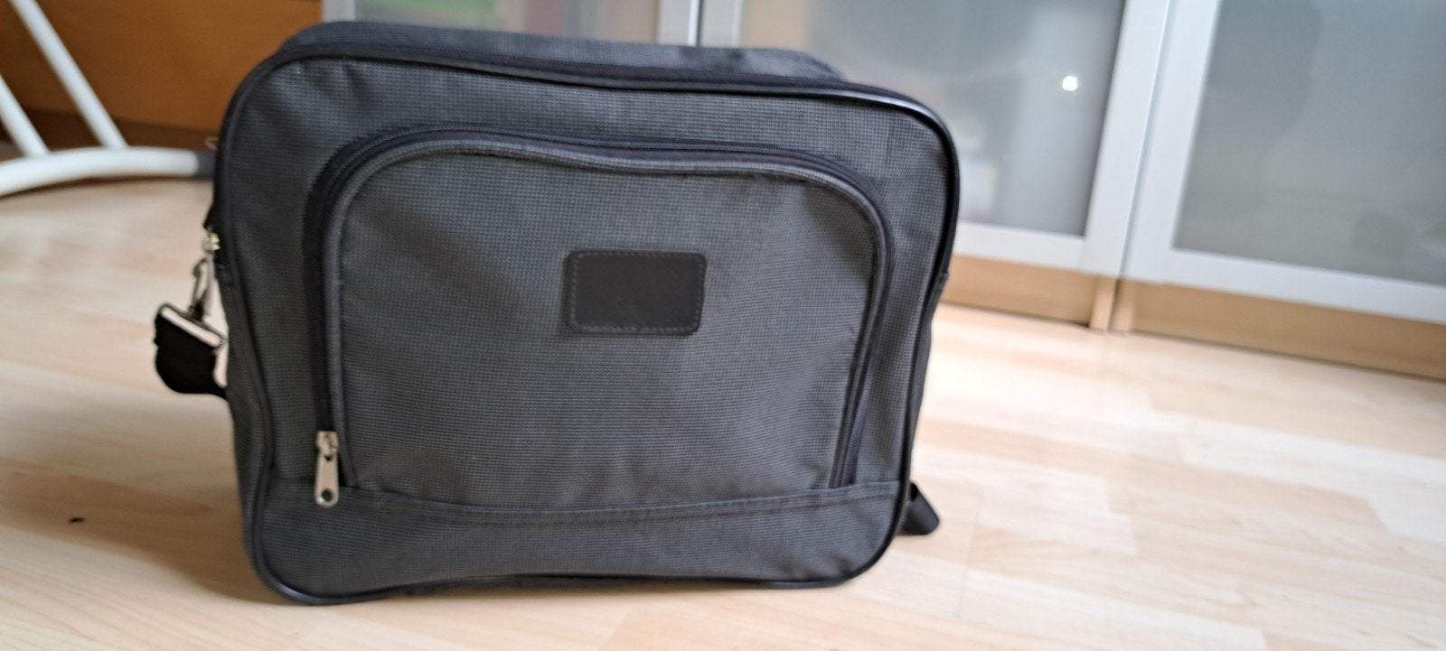 Kleine reistas/ trolleytas/weekendtas. Zwart/ grijs., Sieraden, Tassen en Uiterlijk, Tassen | Reistassen en Weekendtassen, 30 cm of meer