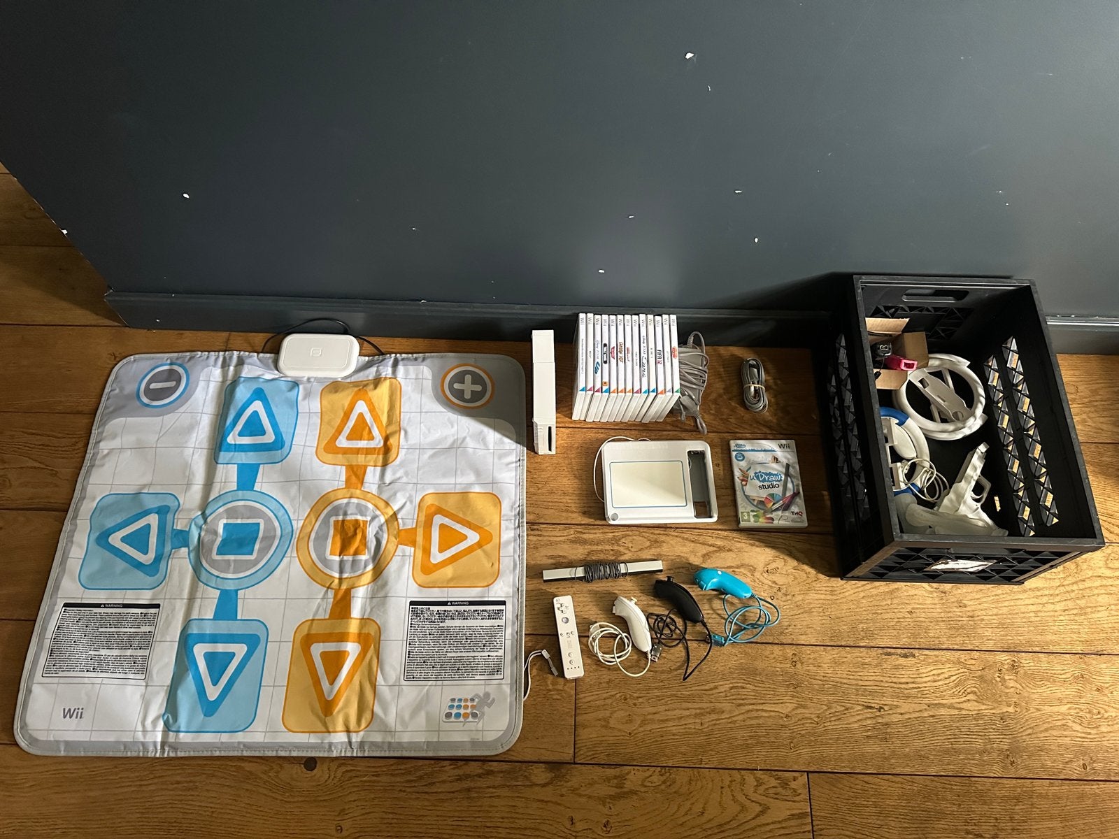 Nintendo Wii (omgebouwd) + 12 games en accessoires, Spelcomputers en Games, Spelcomputers | Nintendo Wii, Gebruikt, Met 2 controllers