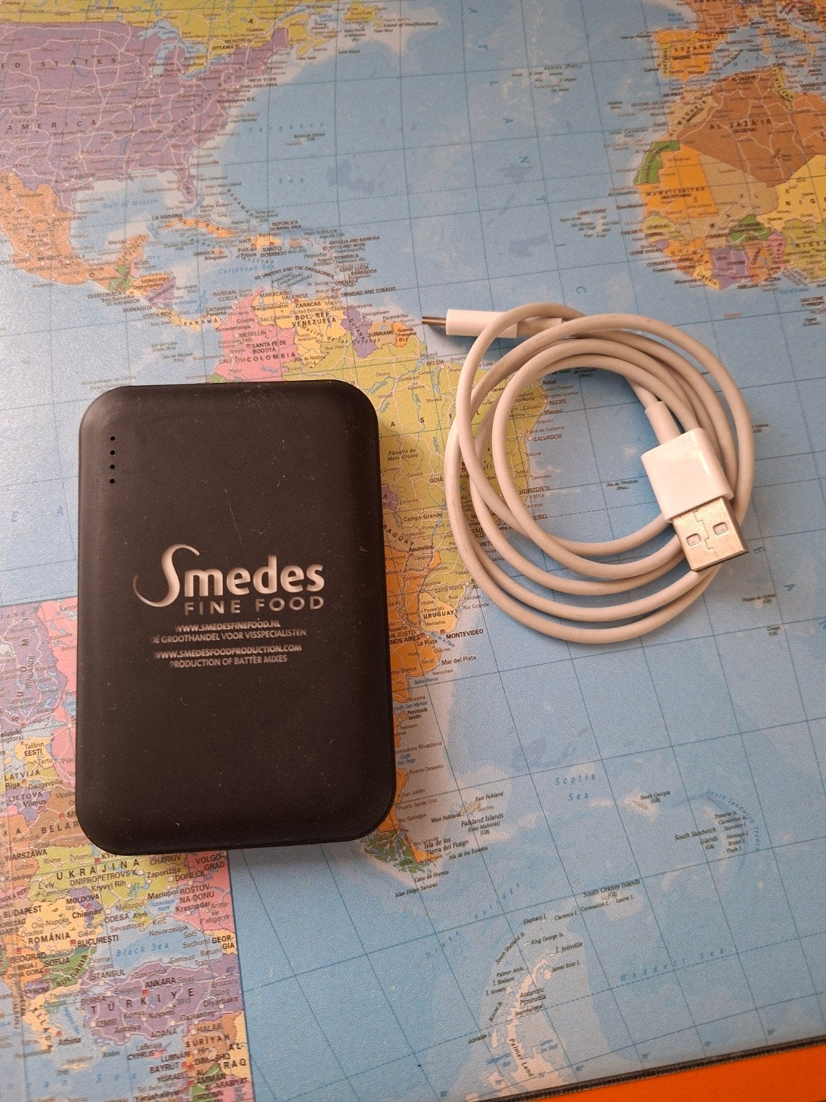 Powerbank met oplaadsnoertje, Verzenden, Gebruikt, Smedes