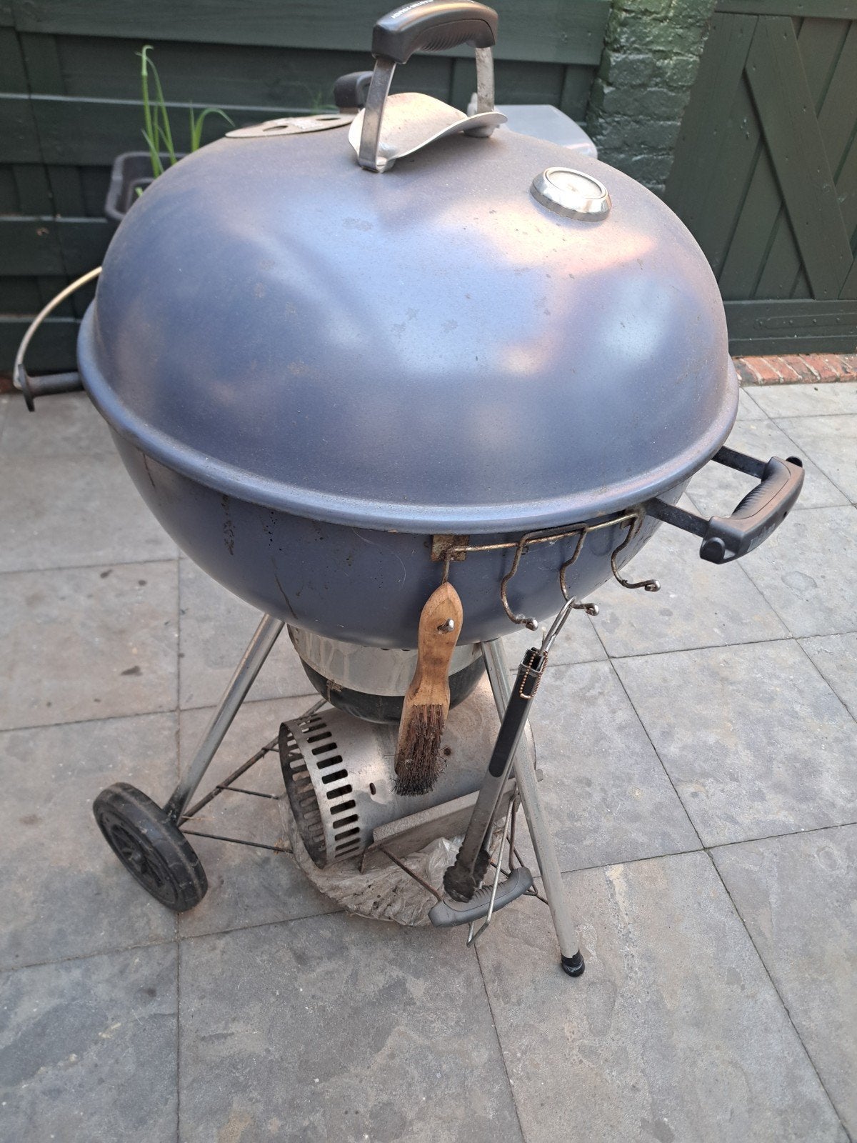 Zeer complete Weber BBQ 85 cm met RVS rooster en rotisserie, Ophalen, Gebruikt, Weber Mastertouch