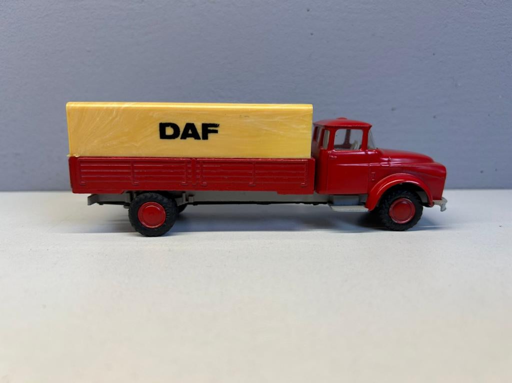 Lion toys car #32 Daf Torpedo lage huif grijs chassis 70’s, Ophalen of Verzenden, Zo goed als nieuw, Bus of Vrachtwagen, Lion Toys
