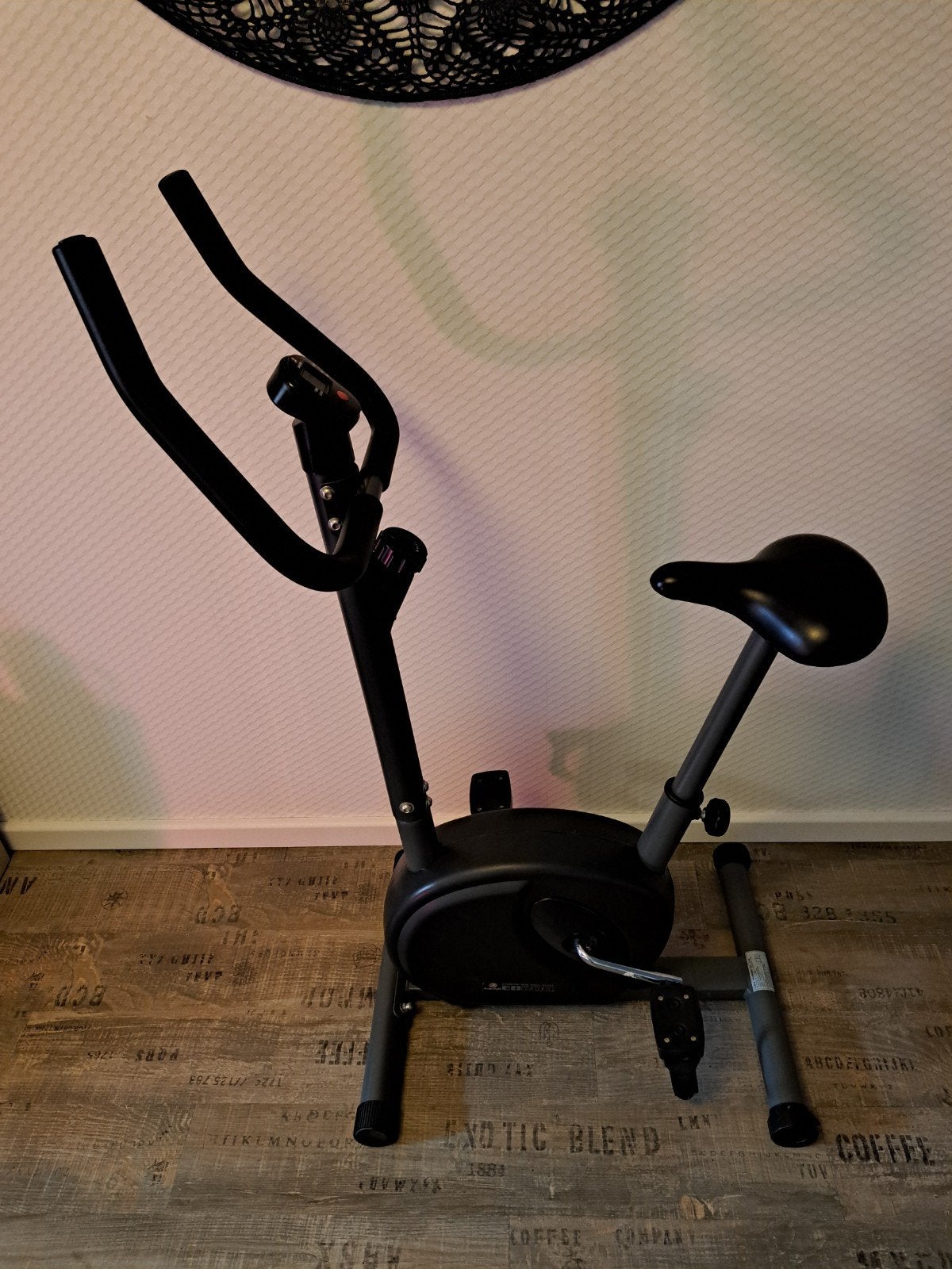 Hometrainer Body Style EB-200, Sport en Fitness, Ophalen, Zo goed als nieuw, Metaal, Benen