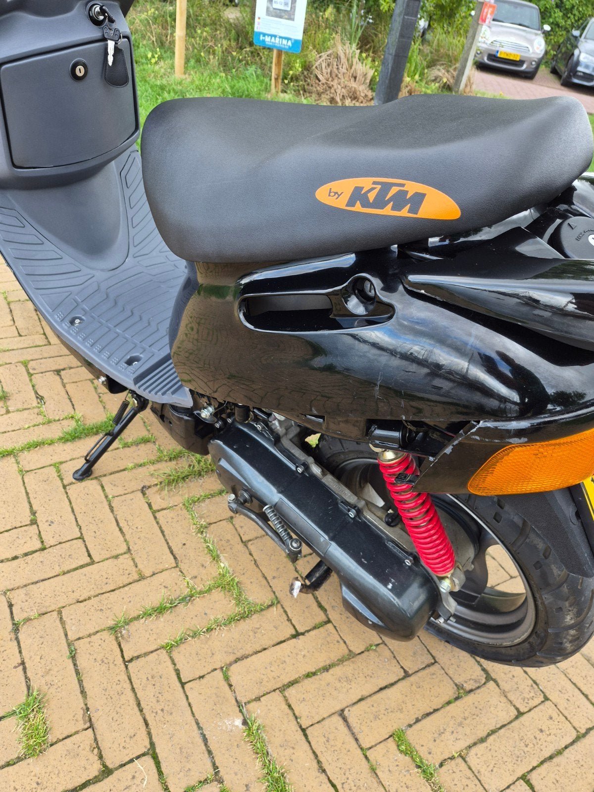 ktm scooter minder dan 600 kilometer, Ophalen, Benzine