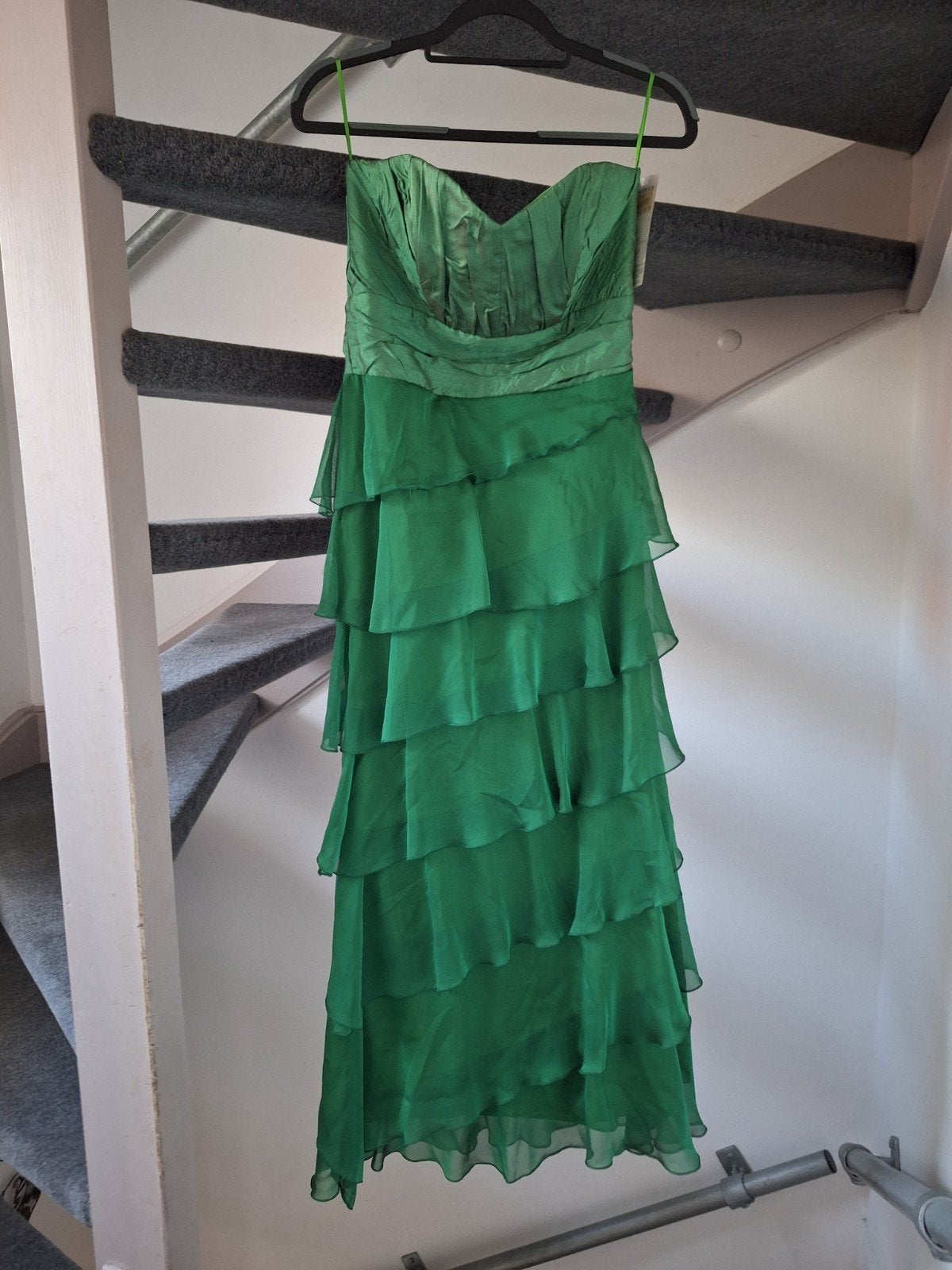 Prachtige groene galajurk met ruches, maat M, Kleding | Dames, Jurken, Maat 38/40 (M), Carol Design Mode, Ophalen of Verzenden
