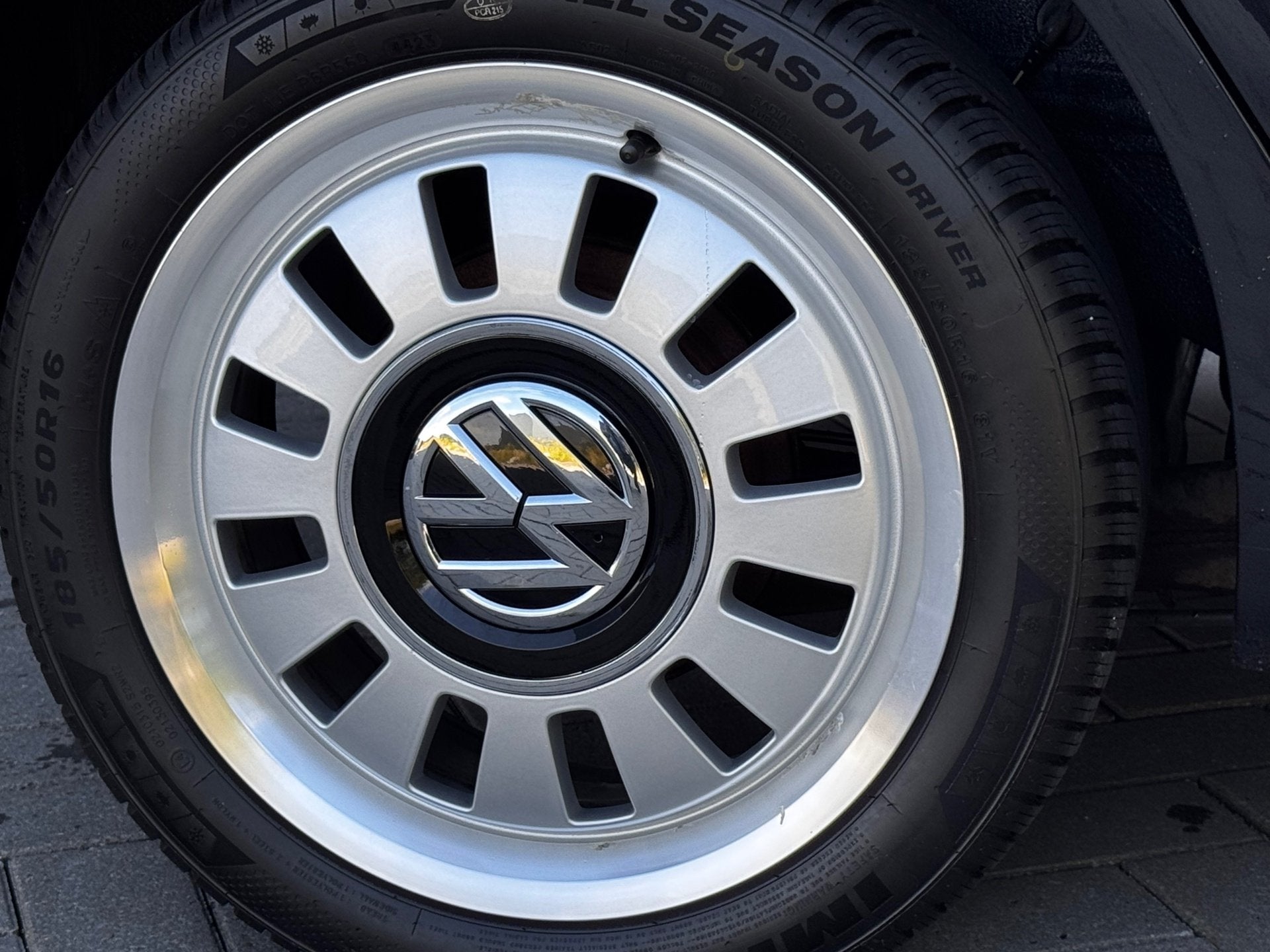 Volkswagen Up! 1.0 high up! Black up! Cruise Pdc Stoelverwrm, Voorwielaandrijving, Gebruikt, Leder en Stof, Zwart