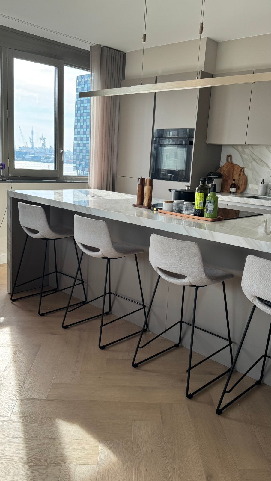 4 Kave Home barkrukken - Zo goed als nieuw, Ophalen, 60 tot 90 cm, Zo goed als nieuw, Metaal