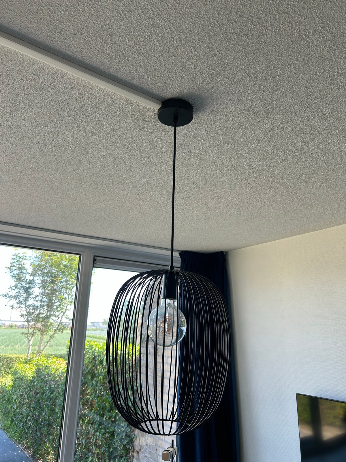 Moderne zwarte hanglamp met open design, Ophalen, Zo goed als nieuw, Metaal, E27 (groot)