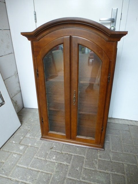kleine smalle klassieke vitrine kast, Huis en Inrichting, Ophalen, 100 tot 150 cm, 50 tot 100 cm, Zo goed als nieuw