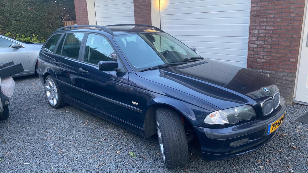 BMW 3-Serie E46 1.9 I 318i Touring 2001 Blauw, Auto's, Achterwielaandrijving, 4 cilinders, Blauw, Leder en Stof