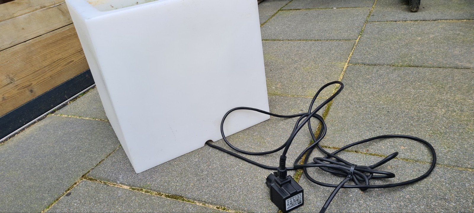 Verlichte Kunststof Plantenbak met Afstandsbediening, Kunststof, Gebruikt, Minder dan 60 cm, Vierkant