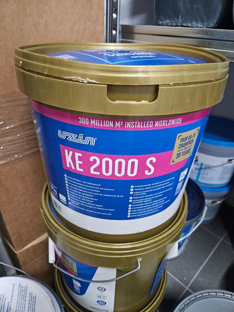 14 kg PVC lijm UZIN KE 2000 S - Professionele kwaliteit, 10 tot 15 liter, Ophalen of Verzenden, Nieuw, Overige kleuren