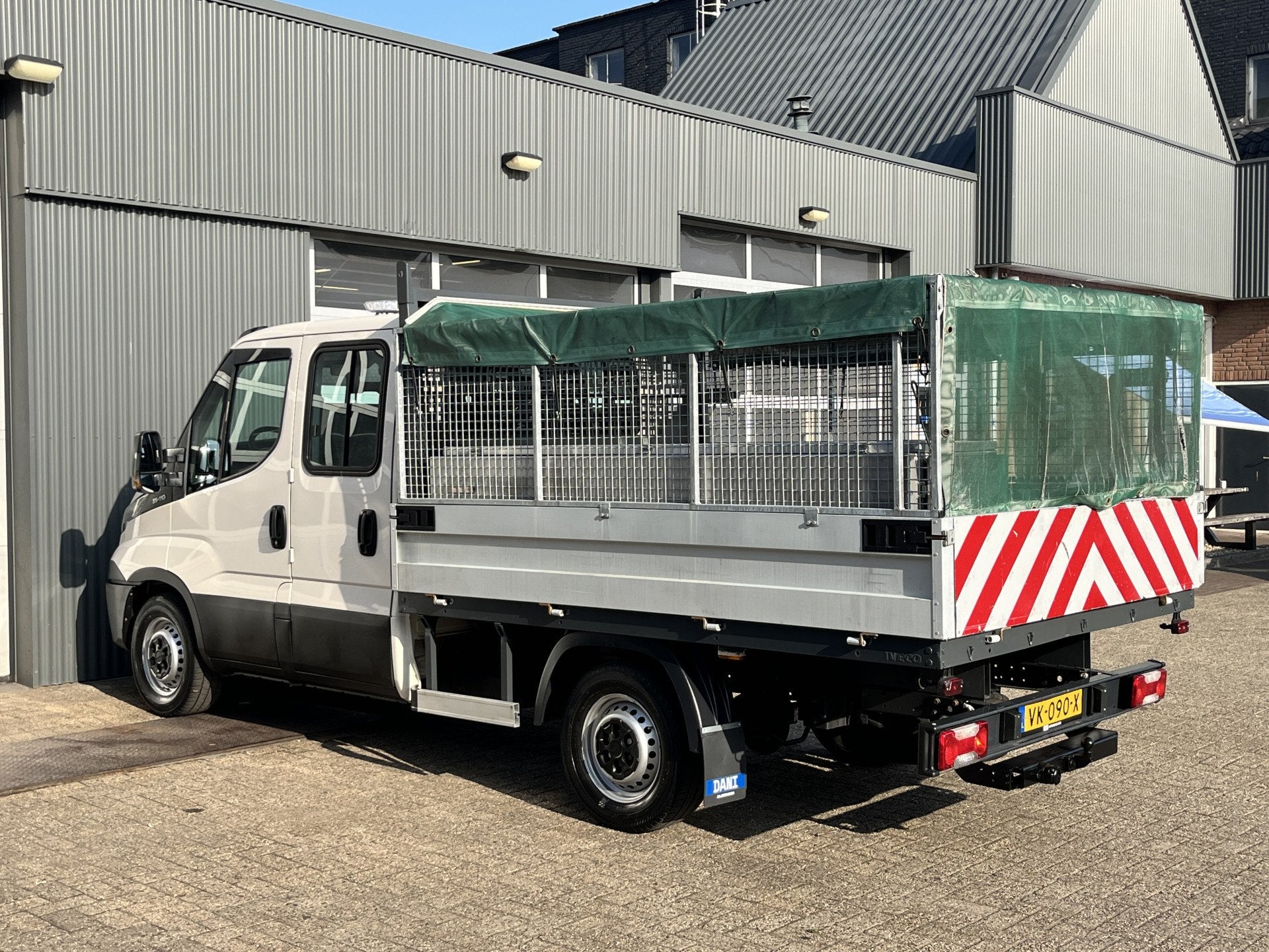 Iveco Daily 35S11D 2.3 DC 7 persoons 3500kg trekgewicht Airc, 13 km/l, Euro 5, Gebruikt, Zwart