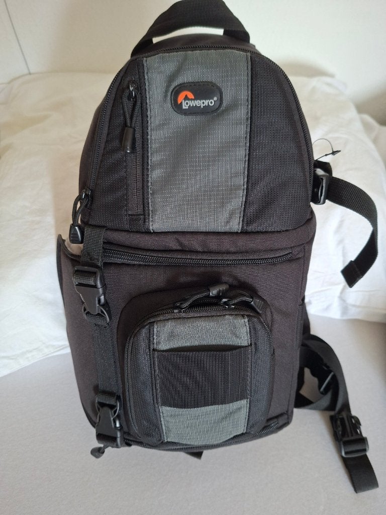 Lowepro cameratas zwart, Audio, Tv en Foto, Fotografie | Fototassen, Ophalen, Lowepro, Zo goed als nieuw, Zijvakken