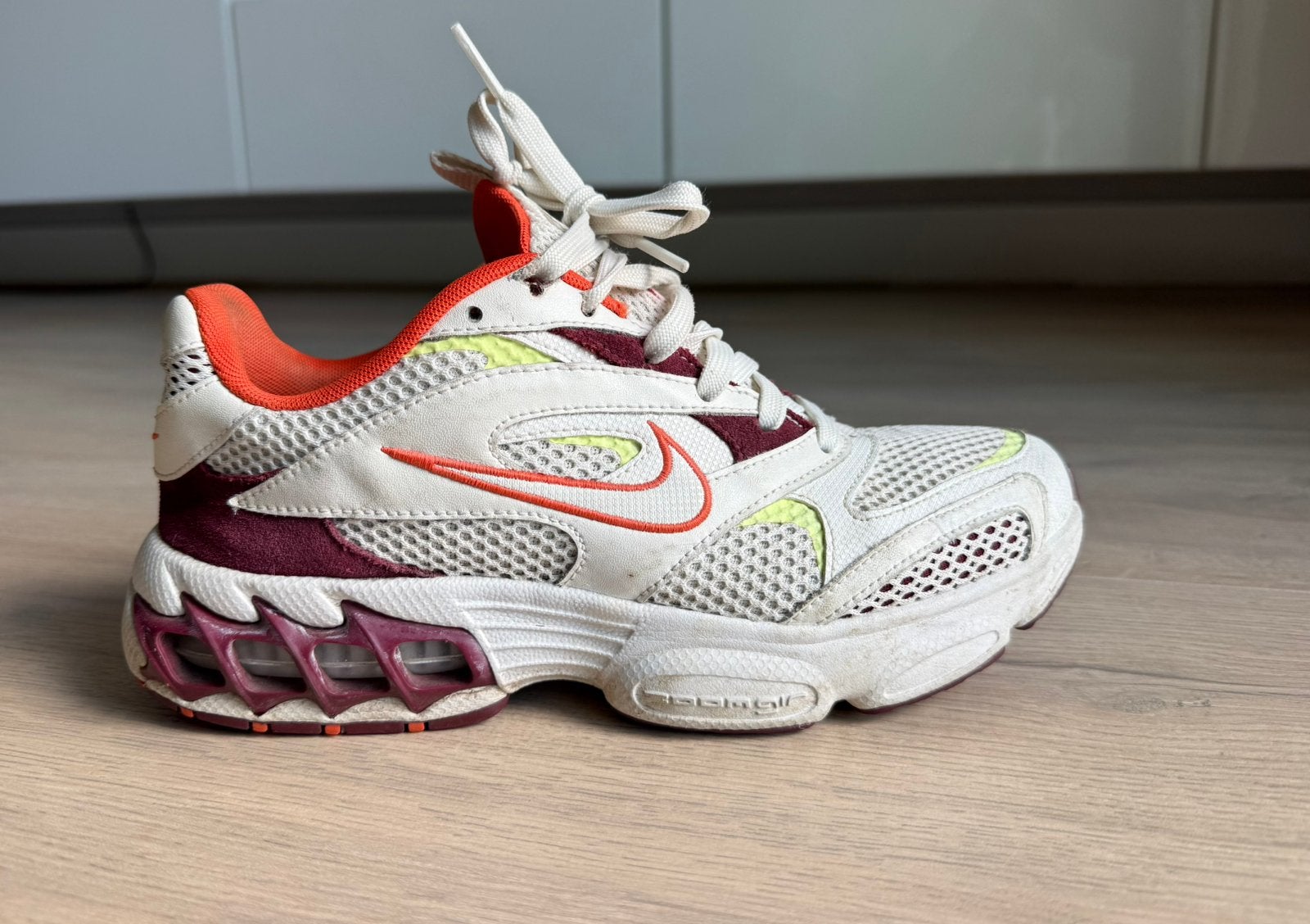 Nike Zoom Air Fire White Dark Beetroot 2021 - maat 38,5, Ophalen of Verzenden, Zo goed als nieuw, Sneakers of Gympen