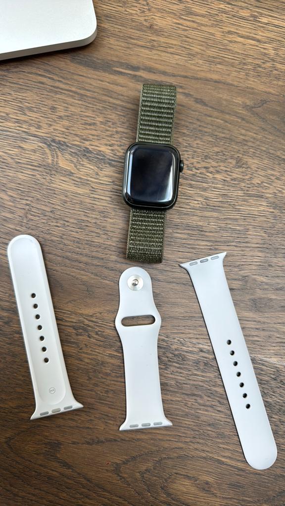 Apple Watch Series 7 41mm met 2 banden en oplader, Afstand, Zwart, IOS, Ophalen of Verzenden