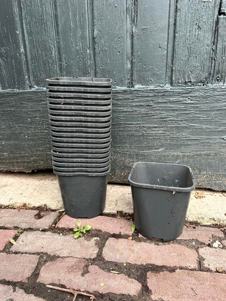 95 gebruikte vierkante kweekpotten. 13x13x14, Ophalen, Zo goed als nieuw, Kweekbak