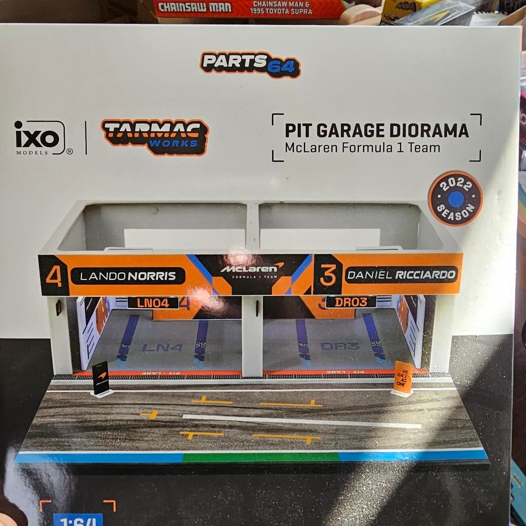 McLaren F1 Team Pit Garage Diorama 2022 - Lando & Daniel, Verzamelen, Speelgoed, Nieuw, Ophalen of Verzenden