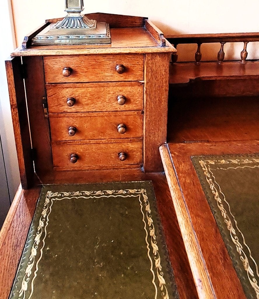 Foto 12 van Uniek Antiek Eiken Dickens Bureau (ca. 1910) – Blikvanger!