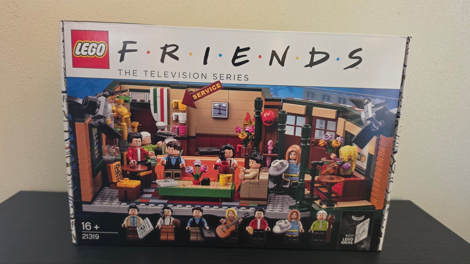 LEGO Ideas Friends Central Perk 21319 met display case, Ophalen of Verzenden, Nieuw, Lego