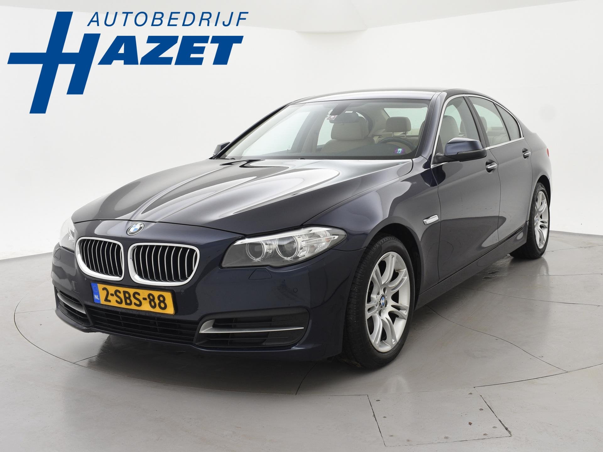 BMW 5-serie 535i 306 PK H.E. + COMFORTZETELS | LEDER | DIGIT, Auto's, BMW, Automaat, Gebruikt, 2000 kg, Blauw