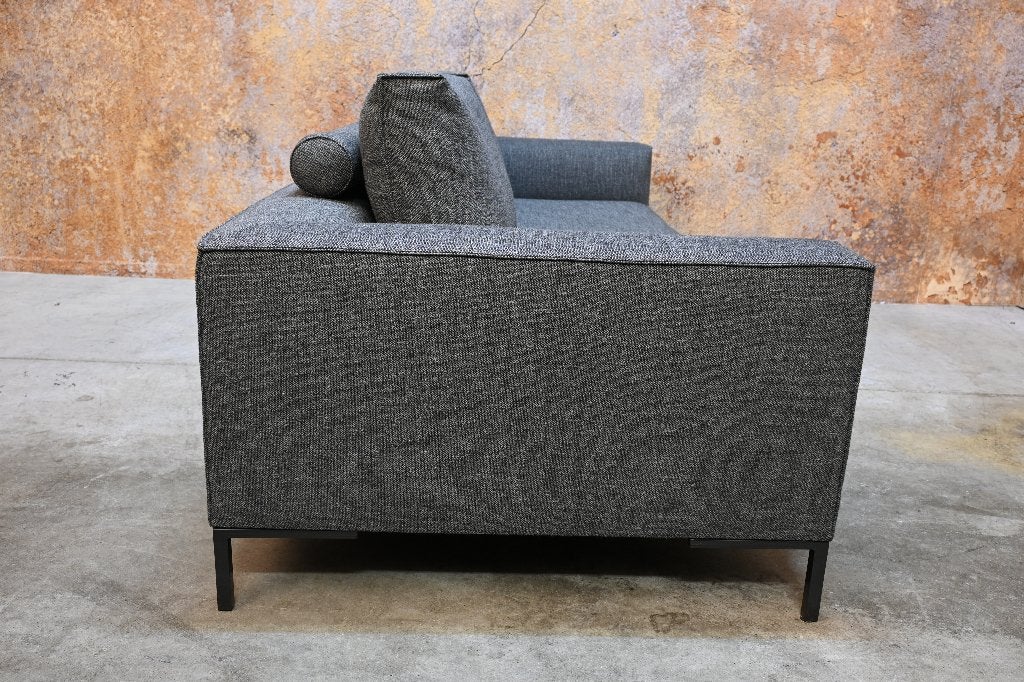 ZGANieuw grijze stoffen Design on Stock Aikon Lounge bank, Huis en Inrichting, Design on Stock, Design on Stock, 75 tot 100 cm