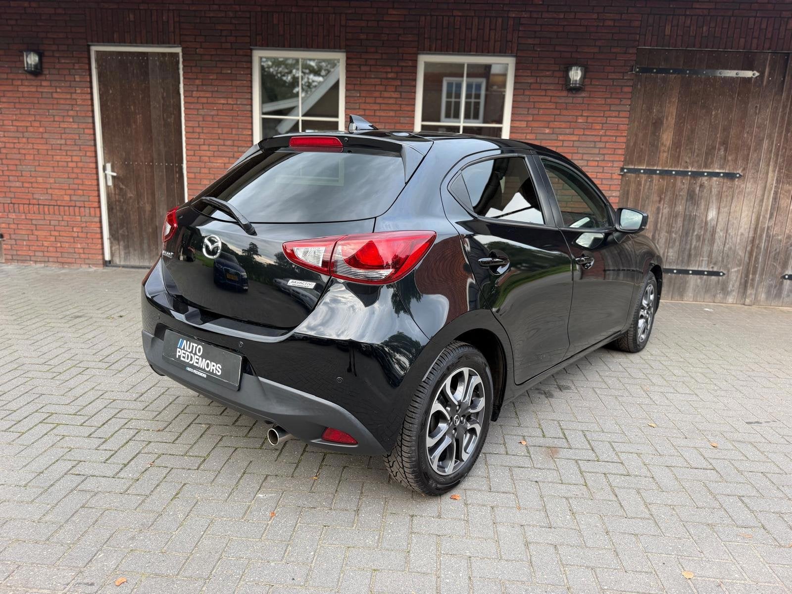 Mazda 2 1.5 Skyactiv-G GT-M | Carplay| Dodehoek| Camera| Bi-, Auto's, Stof, Gebruikt, Automatische klimaatregeling, Zwart