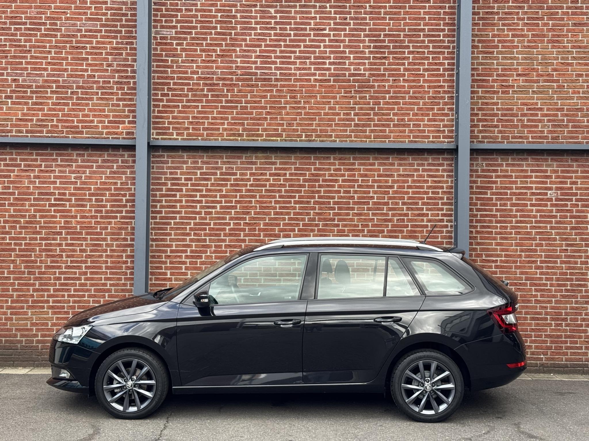 Skoda Fabia Combi 1.0 Business Edition | Navi/Carplay/Andrio, Auto's, Voorwielaandrijving, Dealer onderhouden, Stof, Gebruikt