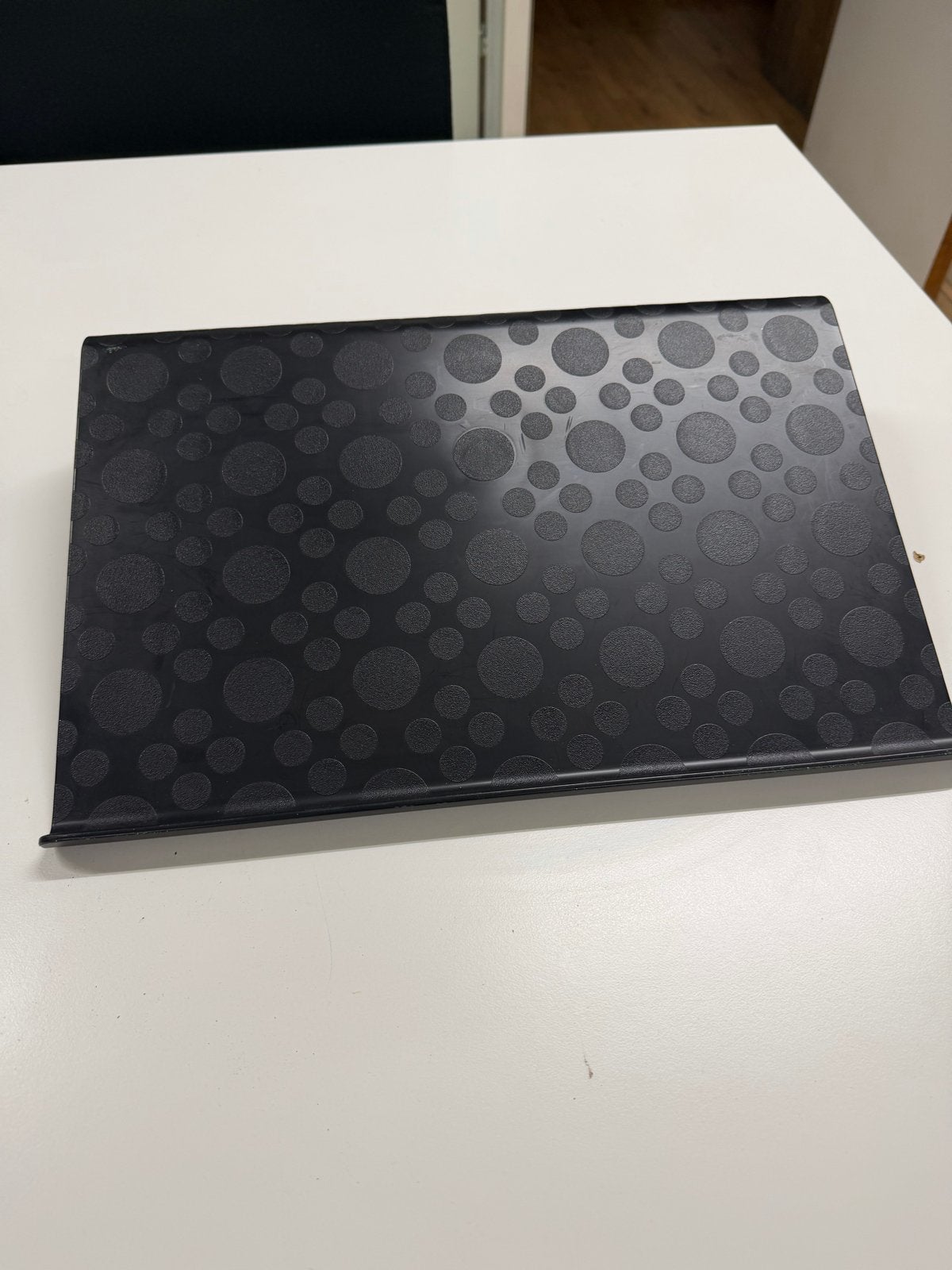 IKEA Bräda Laptopstandaard - Zwart met stippenpatroon - 5x, Ophalen of Verzenden, Gebruikt