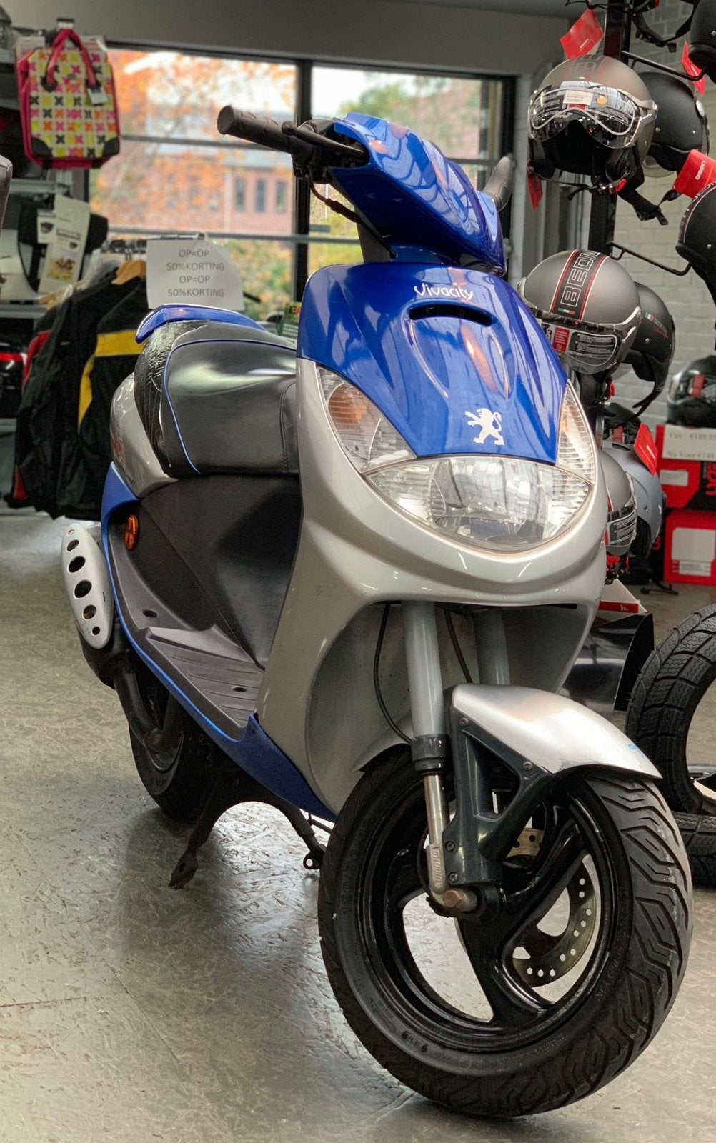 GEZOCHT!!!! 2-takt scooter zonder 123, Ophalen, Zo goed als nieuw, Benzine, Vivacity