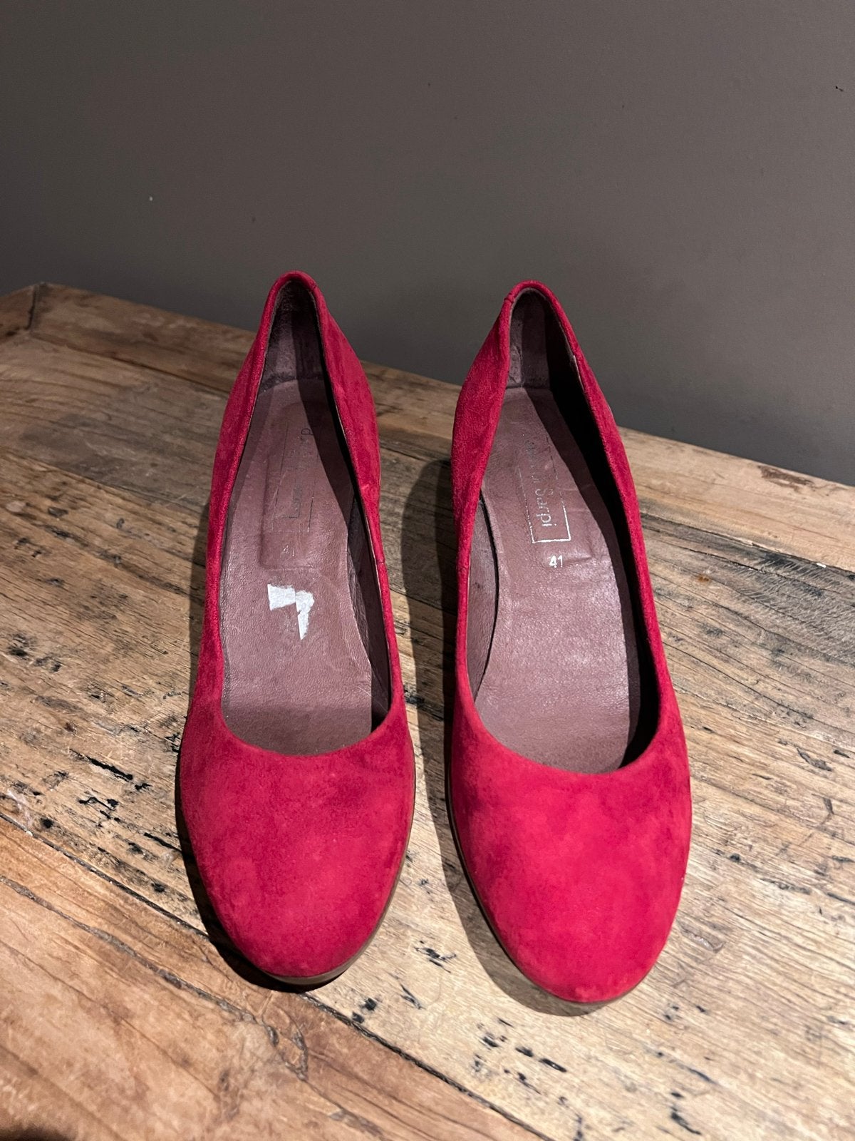 Zo goed als nieuwe rode pumps - Maat 41, Kleding | Dames, Ophalen of Verzenden, Zo goed als nieuw, Rood, Pumps