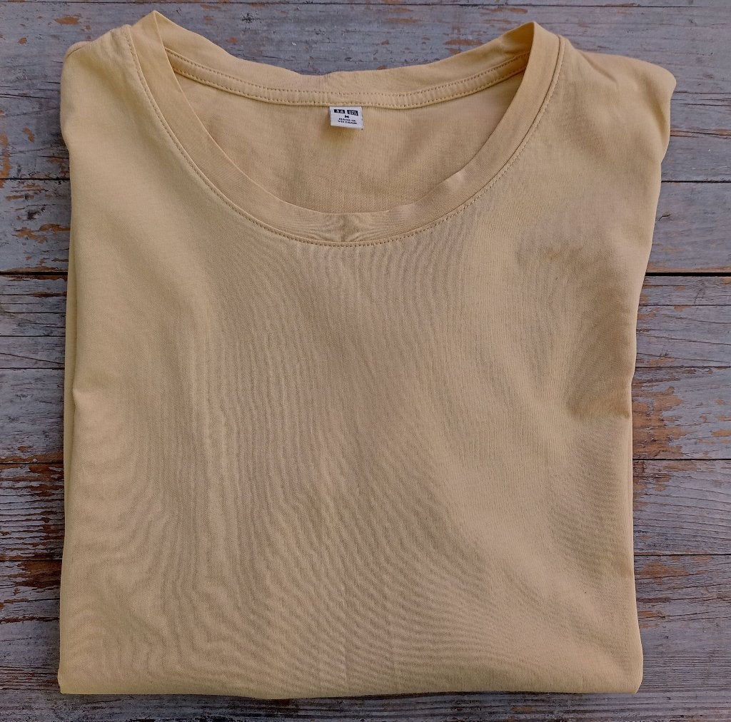 Uniqlo, t shirt, top geel M, Maat 38/40 (M), Geel, Ophalen of Verzenden, Zo goed als nieuw